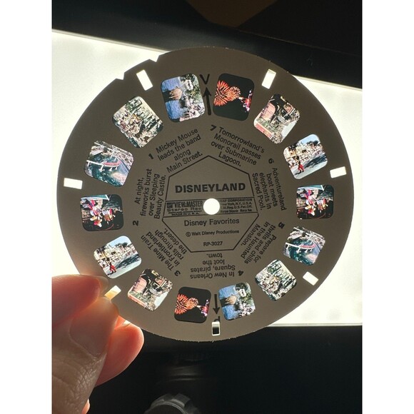 Vintage View-Master Reel Disneyland Disney Favorites RP-3027 w/Sleeve - Picture 3 of 4